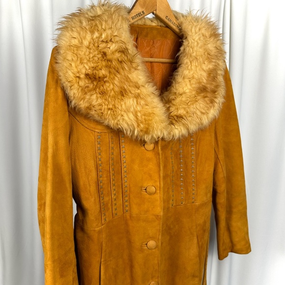 Vintage 1960’s Soft Suede Penny Lane Belted Trench Coat with Shearling Fur - M - Picture 2 of 14